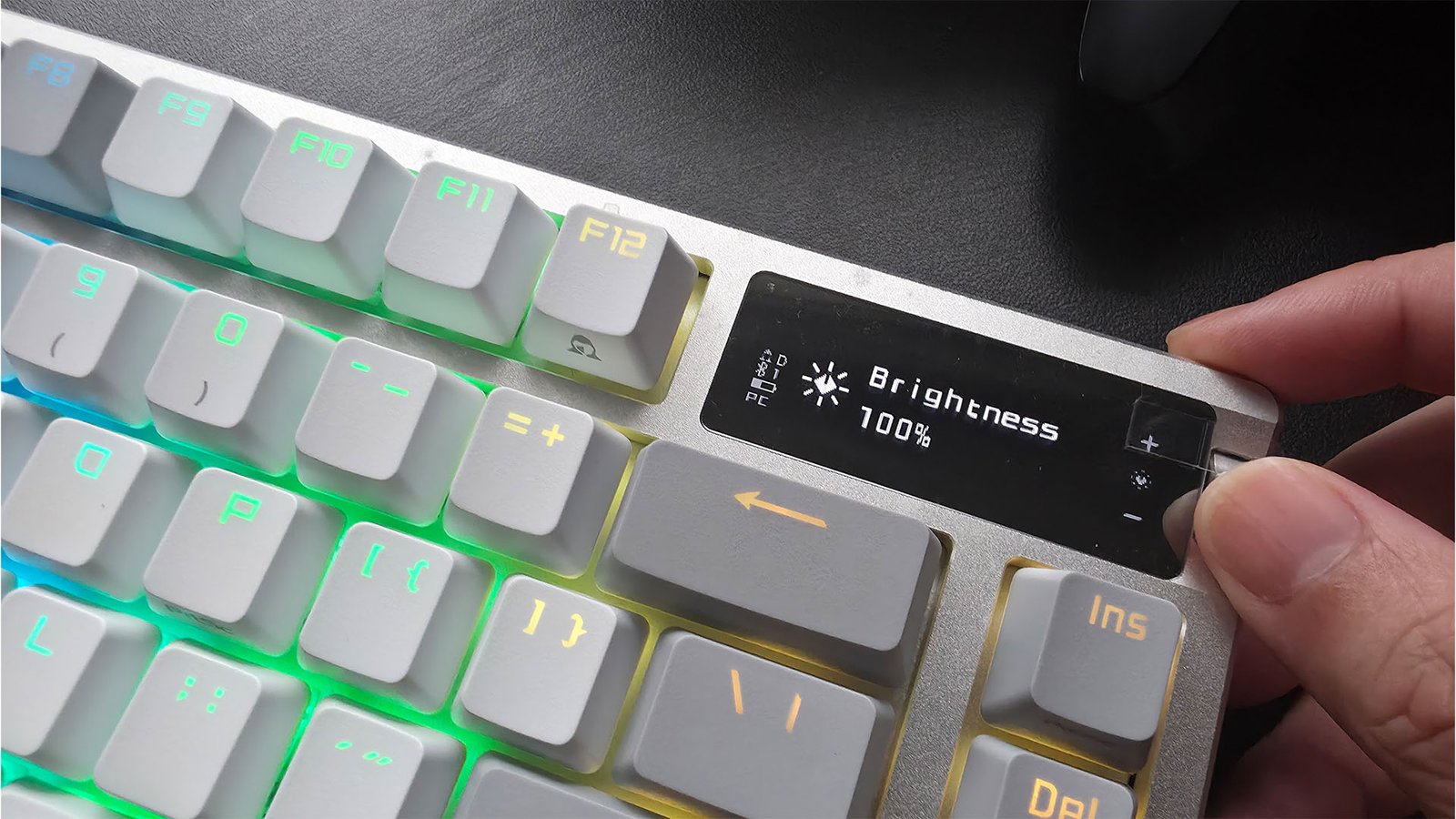 ASUS ROG Azoth Keyboard control knob