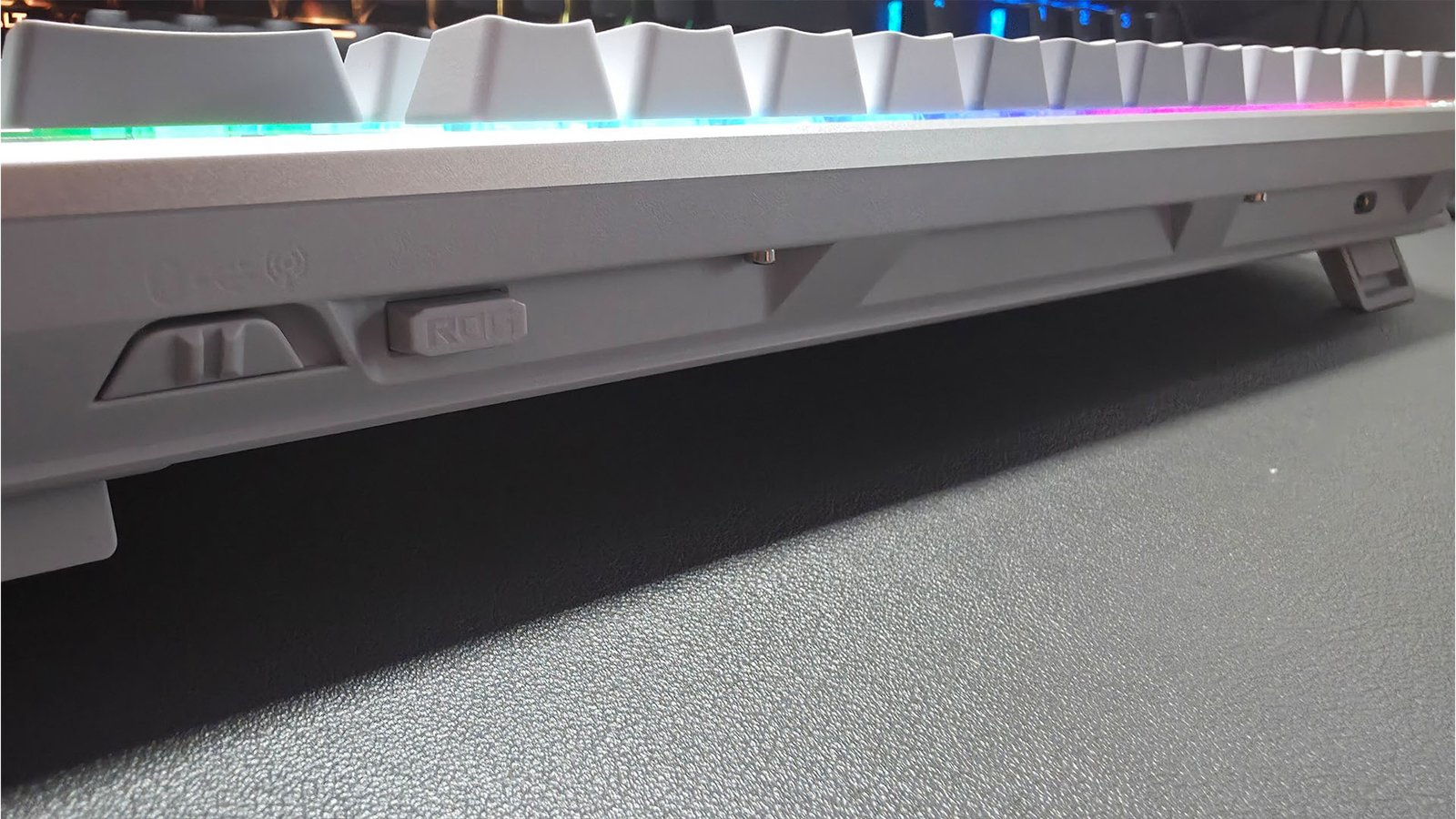 ASUS ROG Azoth Keyboard Receiver Port