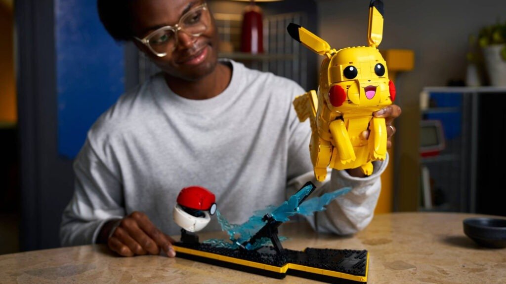 LEGO Pokemon Pikachu and Poke Ball Set