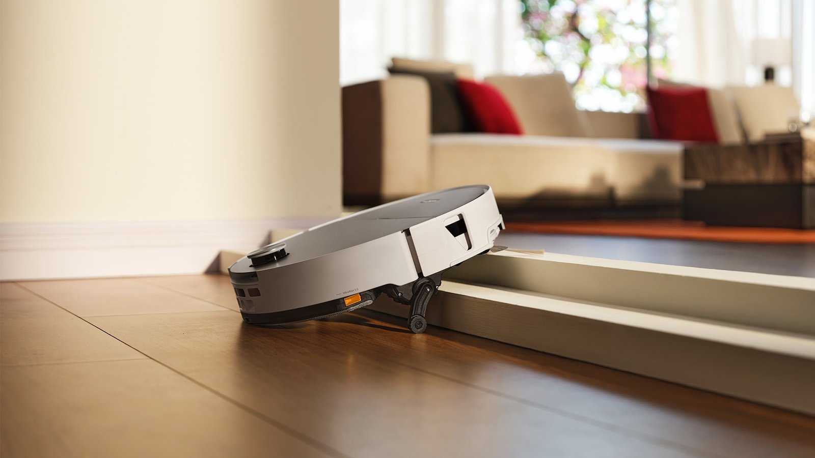 Saros 20 Sonic Prioritises Precision Mopping