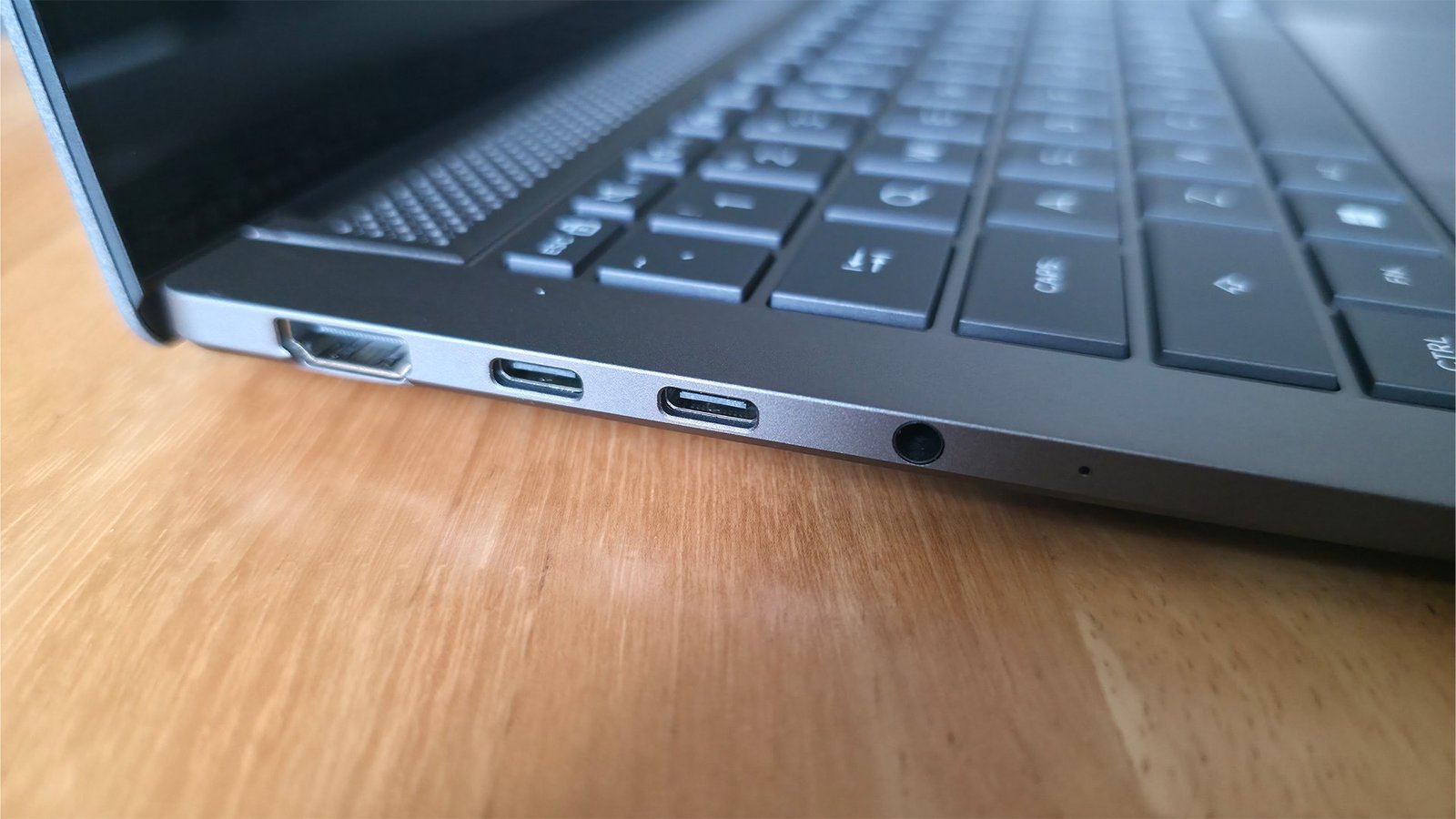 ASUS Zenbook S14 Ports