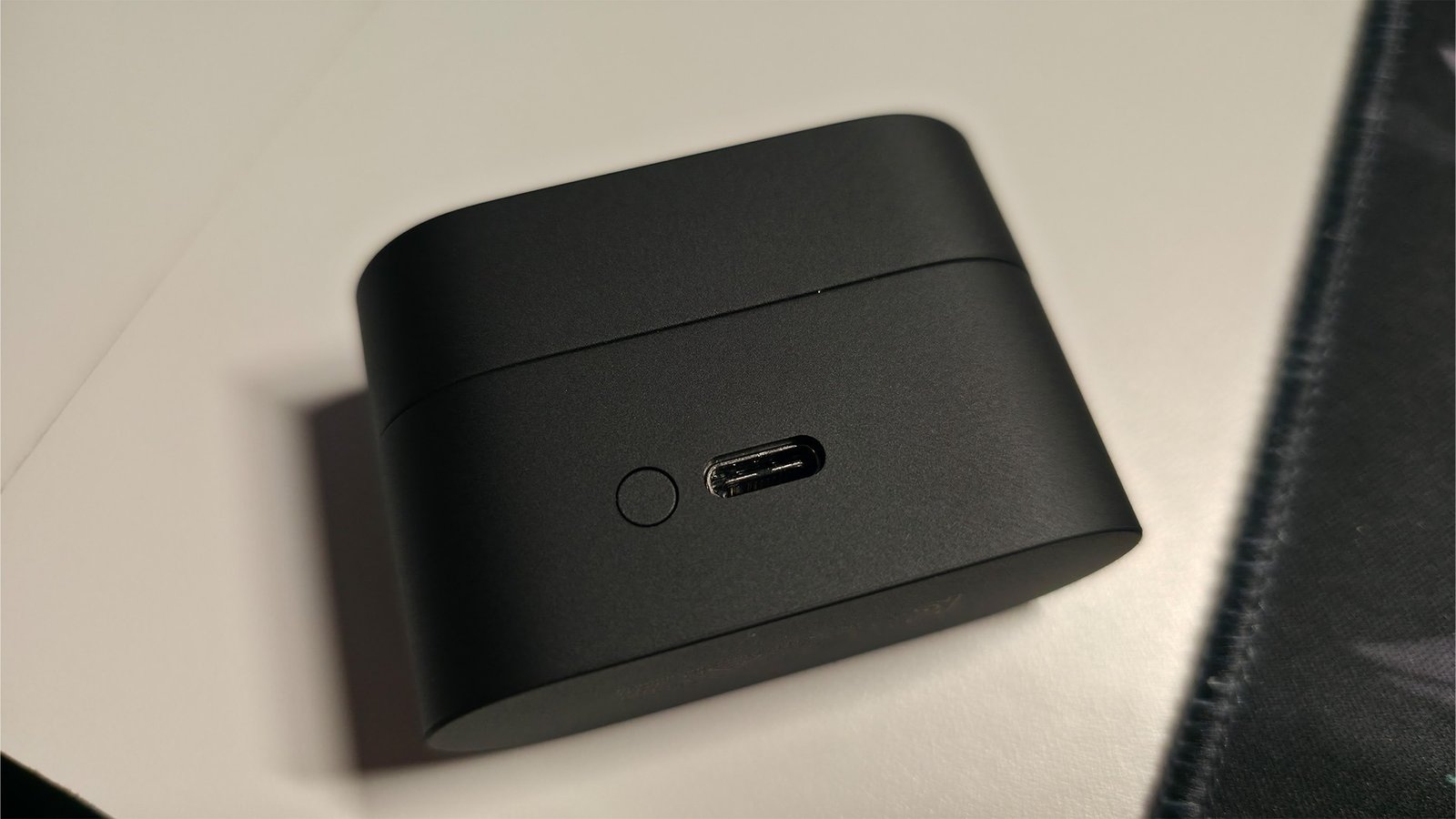 Sony WF-1000XM6  Charging Case