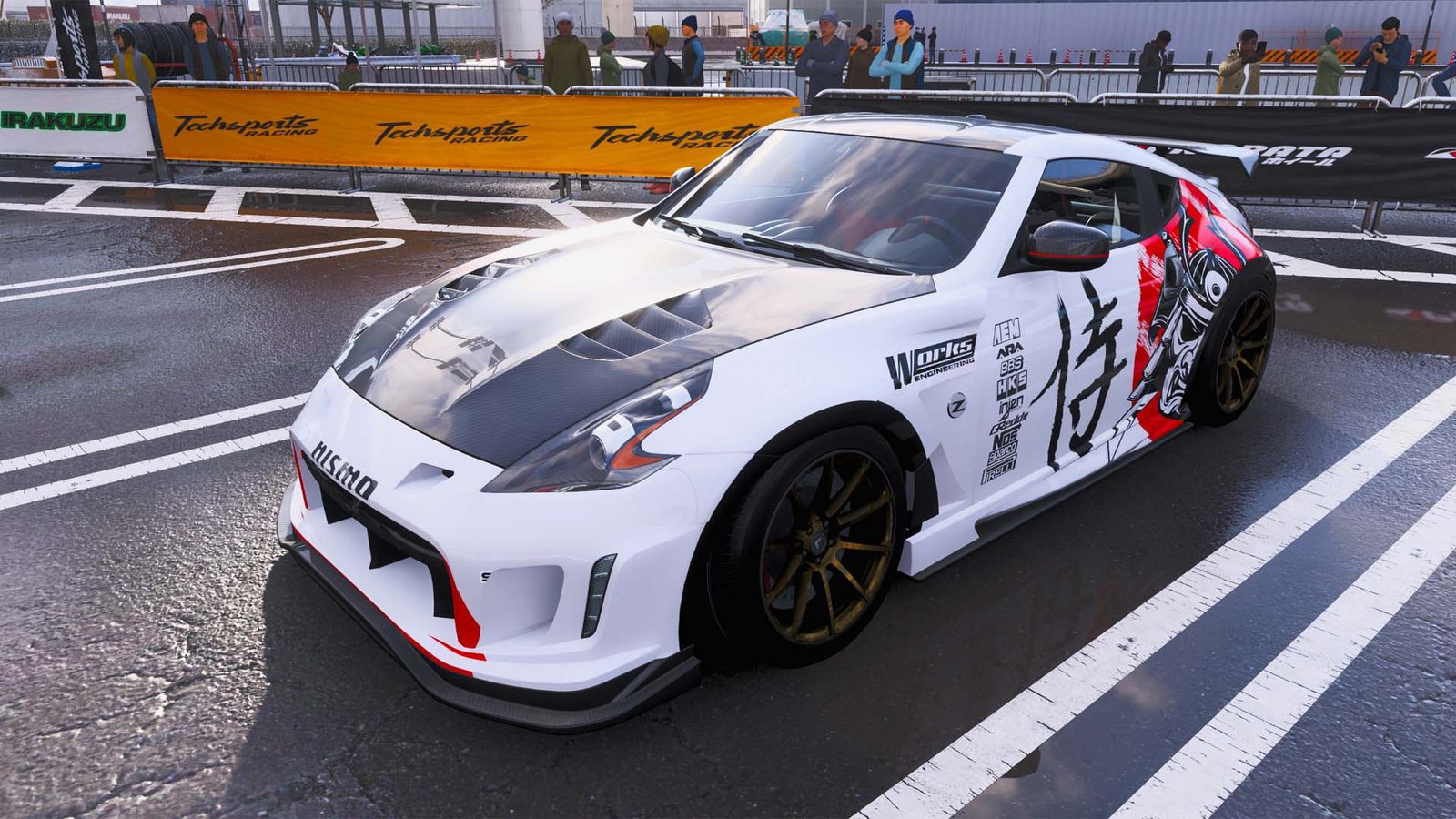 A Nissan 370Z Nismo parked at Daikoku parking area