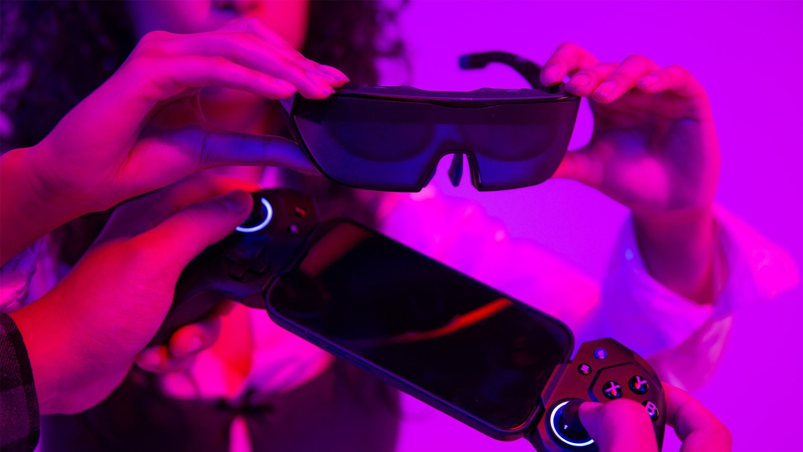 ELO Sentinel XR Gaming Glasses Head to Gamescom 2026
