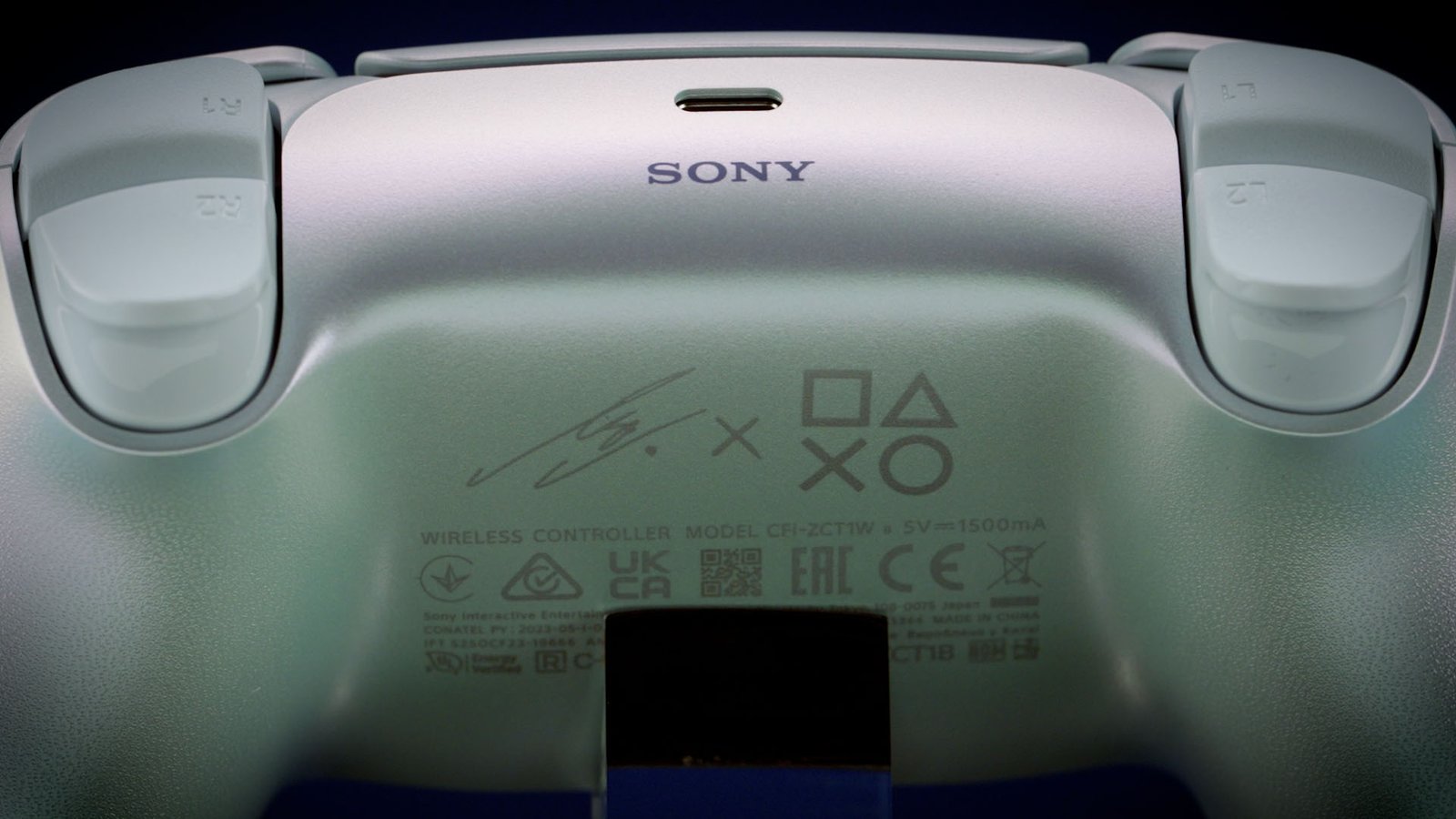 DualSense Wireless Controller Lisa Limited Edition
